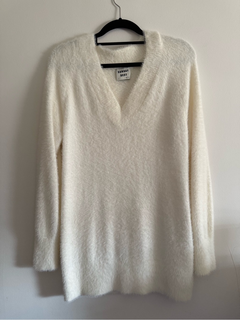 Sunday Best Cream/Ivory Veruca V-Neck Fuzzy Sweater, size small